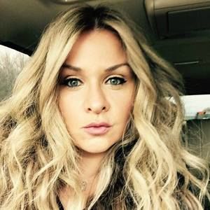 Meet your Posher, Pamela